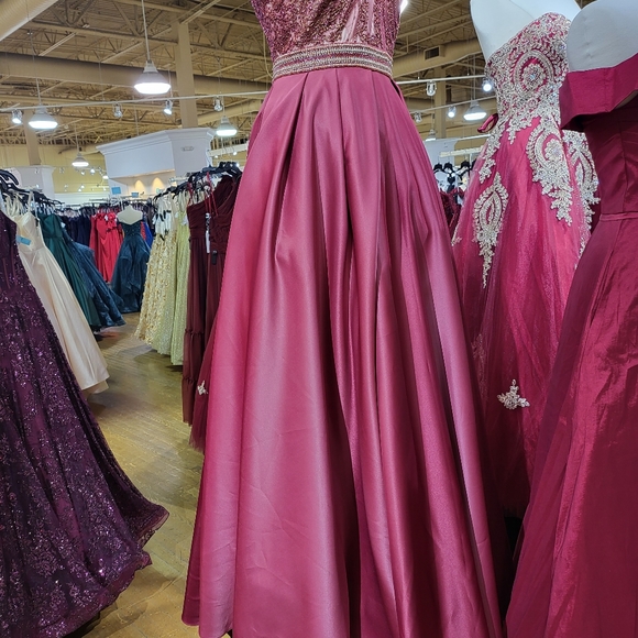 Night Dress - Picture 3 of 8